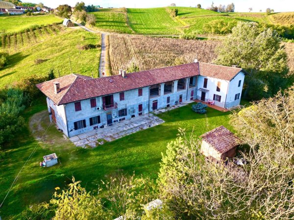 casale in vendita a Castell'Alfero