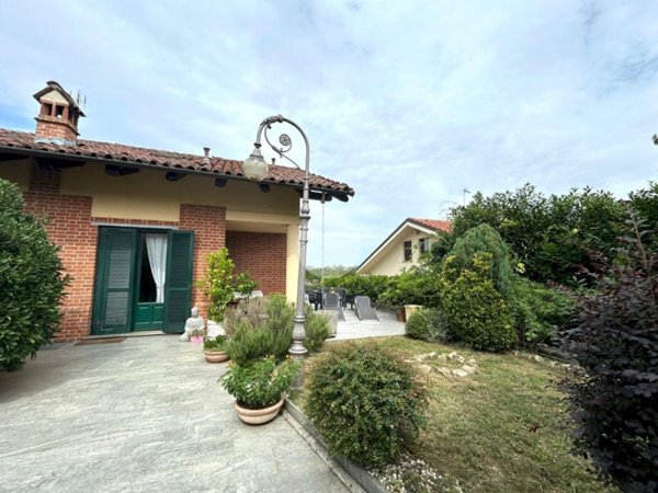 casa indipendente in vendita a Castell'Alfero in zona Noveiva