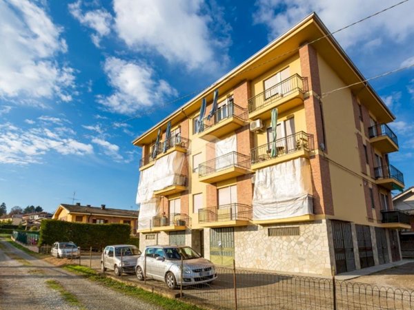 appartamento in vendita a Castell'Alfero in zona Stazione