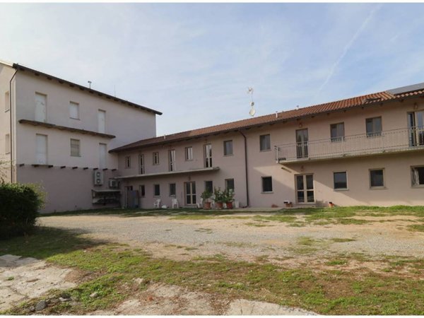 casa indipendente in vendita a Castell'Alfero in zona Stazione