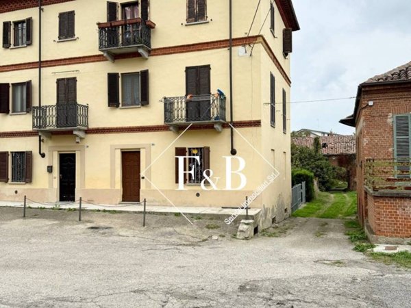 appartamento in vendita a Castell'Alfero in zona Stazione