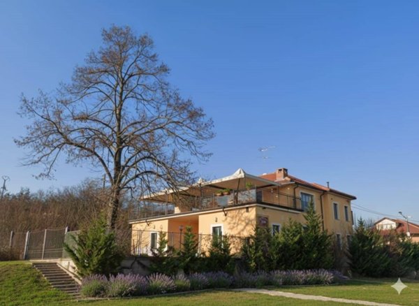 casa indipendente in vendita a Castell'Alfero in zona Stazione