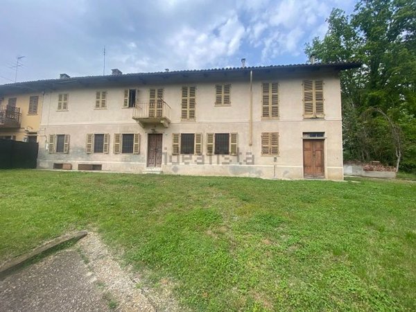 esavano in vendita a Castell'Alfero