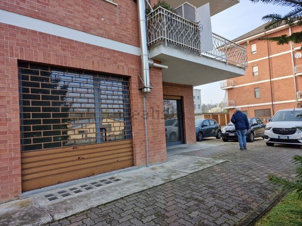 locale commerciale in vendita a Castell'Alfero