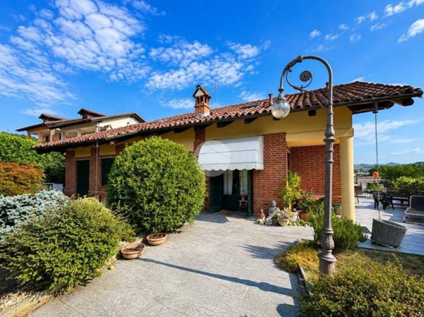 casa indipendente in vendita a Castell'Alfero in zona Noveiva
