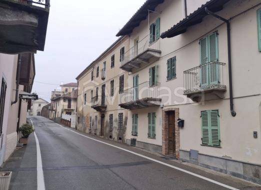 casa indipendente in vendita a Castell'Alfero in zona Stazione