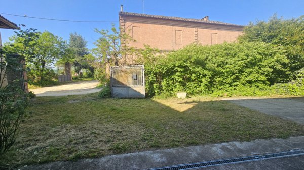 casa indipendente in vendita a Castell'Alfero in zona Callianetto