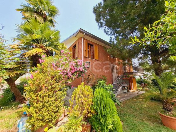 casa indipendente in vendita a Castell'Alfero in zona Callianetto