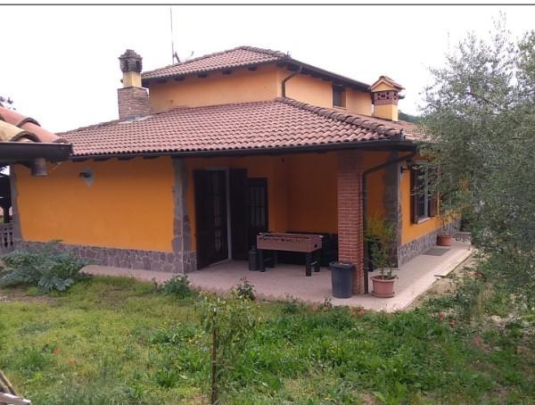 casa indipendente in vendita a Castelletto Molina