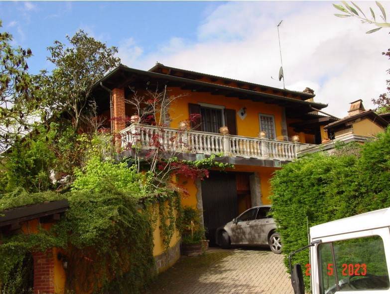 casa indipendente in vendita a Castelletto Molina