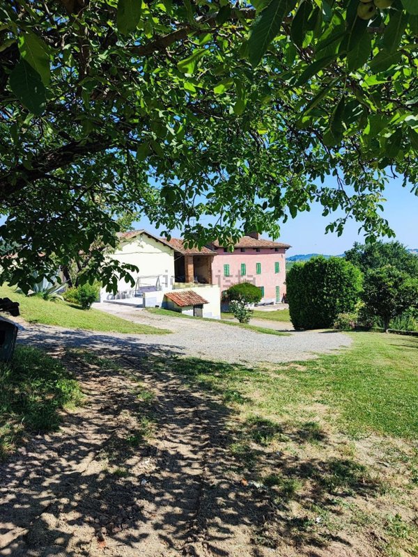 casa indipendente in vendita a Castelletto Molina