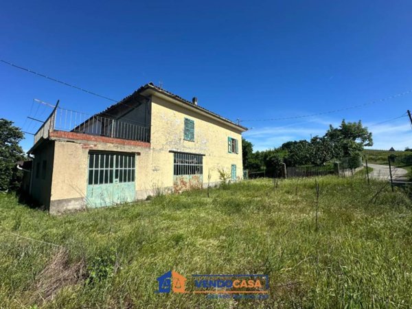 casa indipendente in vendita a Castelletto Molina