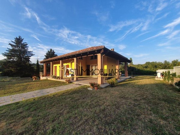casa indipendente in vendita a Castello di Annone
