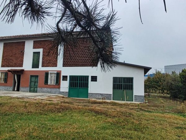 casa indipendente in vendita a Castello di Annone