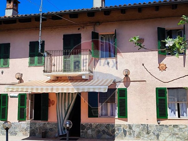 casa indipendente in vendita a Castello di Annone in zona Crocetta