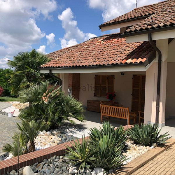 casa indipendente in vendita a Castello di Annone