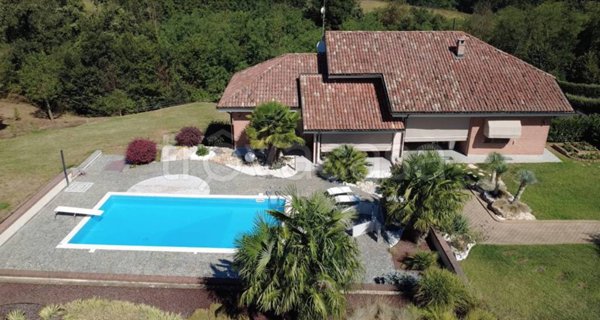 casa indipendente in vendita a Castello di Annone