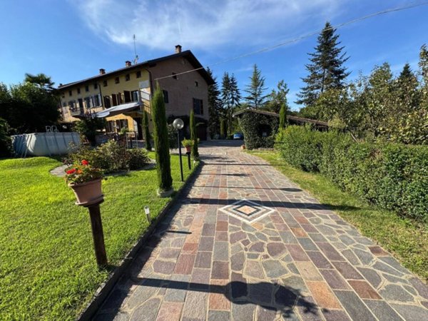 casa indipendente in vendita a Castello di Annone in zona Crocetta