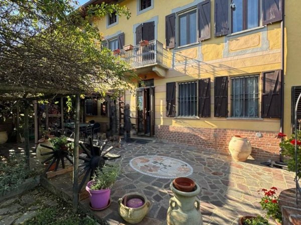 casa indipendente in vendita a Castello di Annone in zona Crocetta
