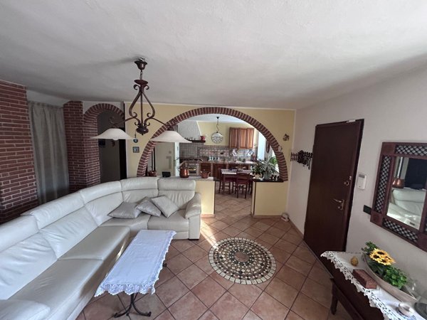 casa indipendente in vendita a Castello di Annone in zona Poggio