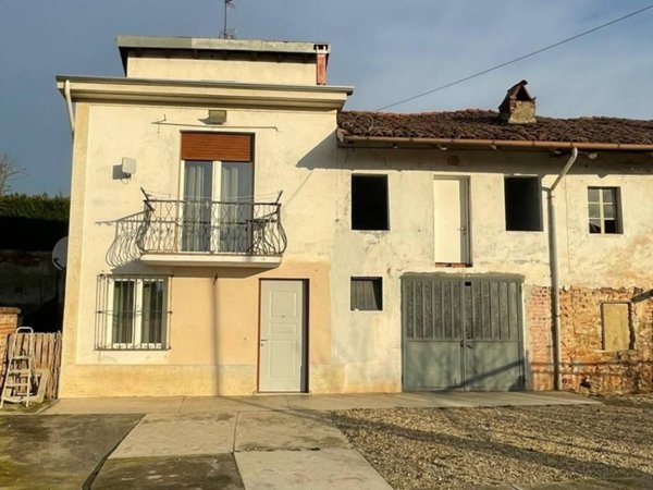 casa indipendente in vendita a Castello di Annone