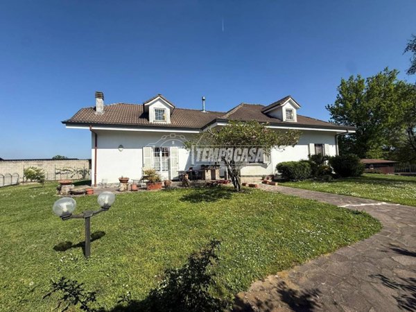 casa indipendente in vendita a Castello di Annone