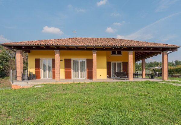 casa indipendente in vendita a Castello di Annone