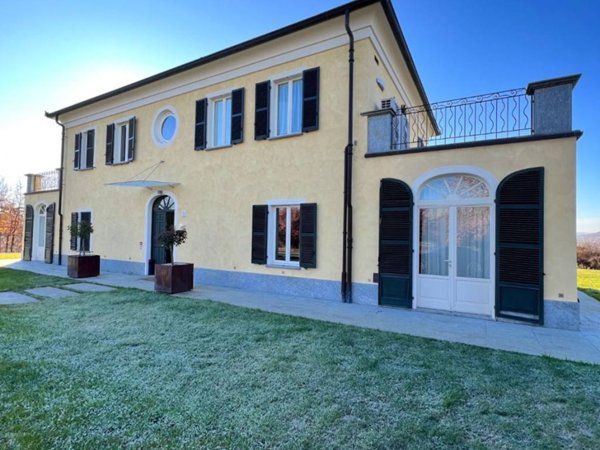 casa indipendente in vendita a Castelnuovo Belbo