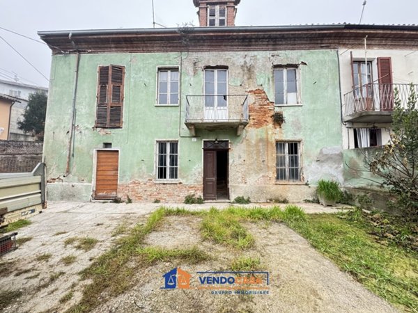 casa indipendente in vendita a Castelnuovo Belbo