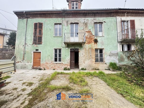 casa indipendente in vendita a Castelnuovo Belbo