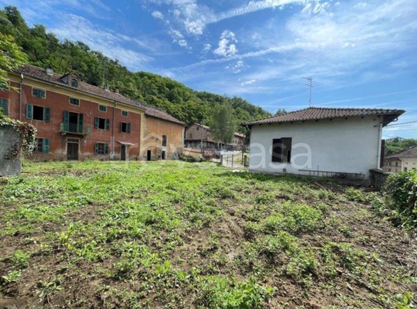 casa indipendente in vendita a Castelnuovo Belbo