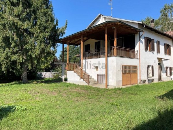 casale in vendita a Castelnuovo Belbo