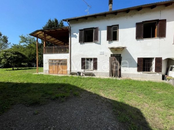 casa indipendente in vendita a Castelnuovo Belbo