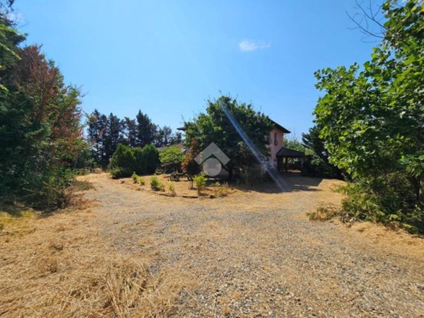 casa indipendente in vendita a Castelnuovo Belbo