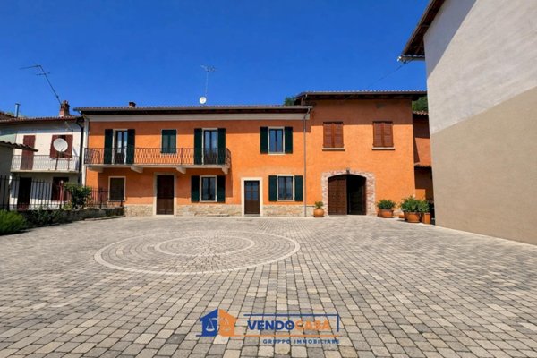 casale in vendita a Castelnuovo Belbo