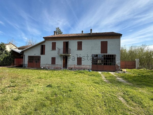 pentavano in vendita a Castelnuovo Belbo