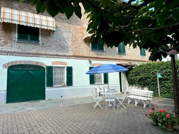 casa indipendente in vendita a Castelnuovo Belbo