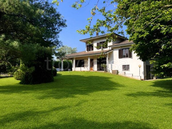 casa indipendente in vendita a Castelnuovo Belbo