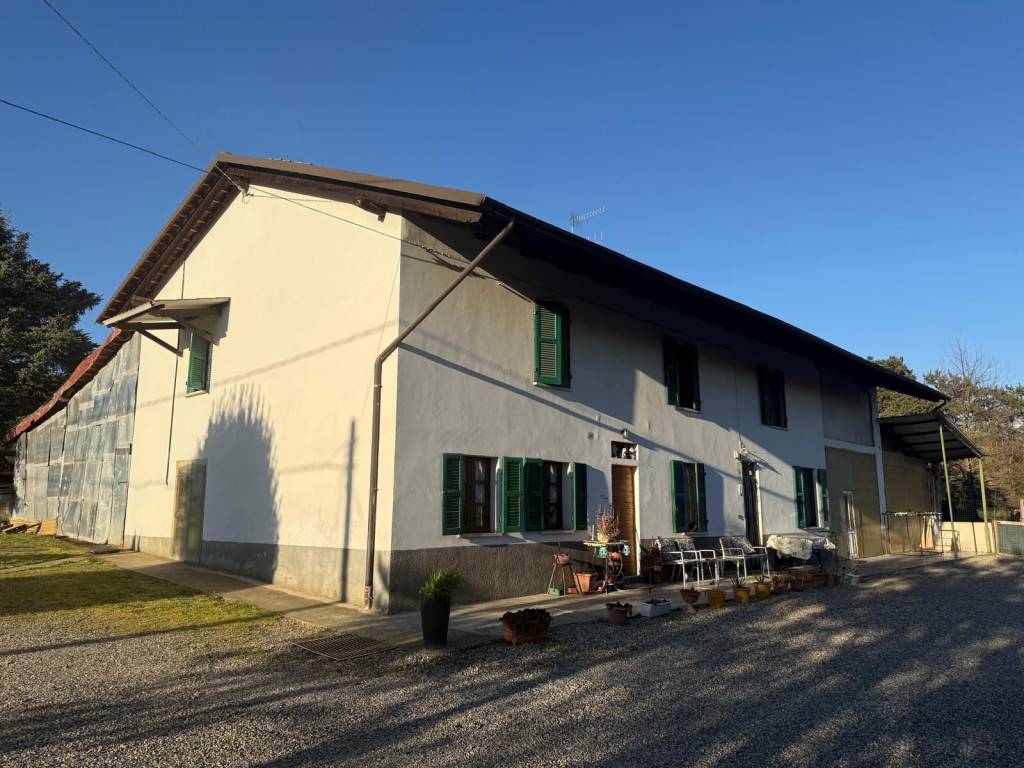 casa indipendente in vendita a Castelnuovo Belbo