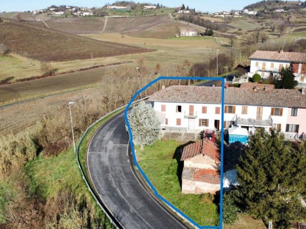 casa semindipendente in vendita a Castelnuovo Calcea