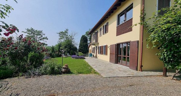 casale in vendita a Castelnuovo Calcea