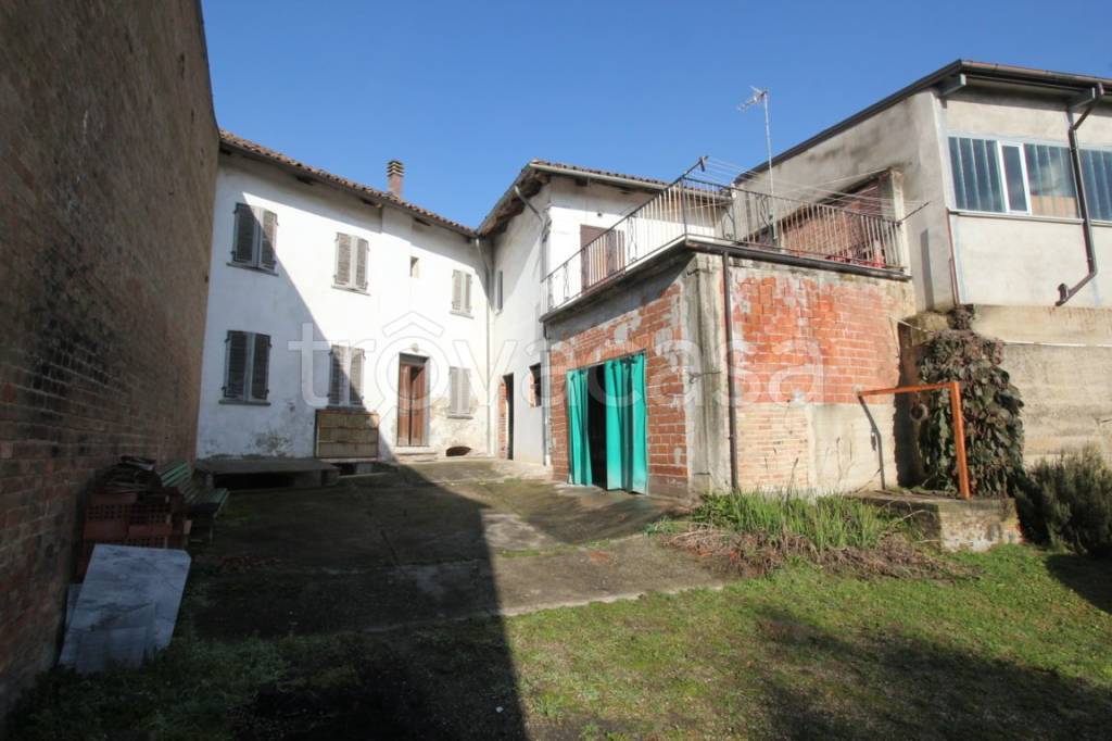 casa indipendente in vendita a Castelnuovo Calcea