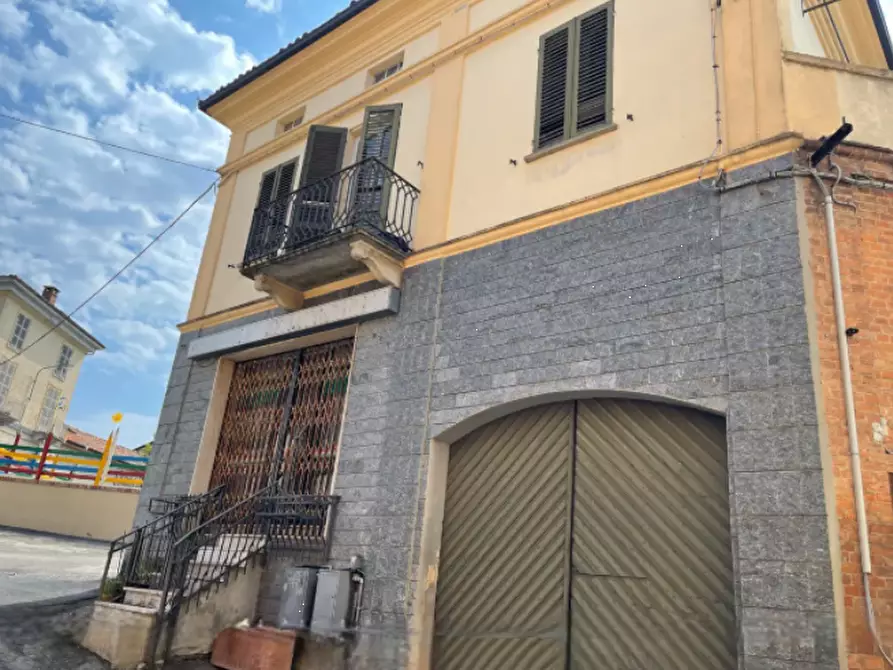 negozio in vendita a Castelnuovo Calcea