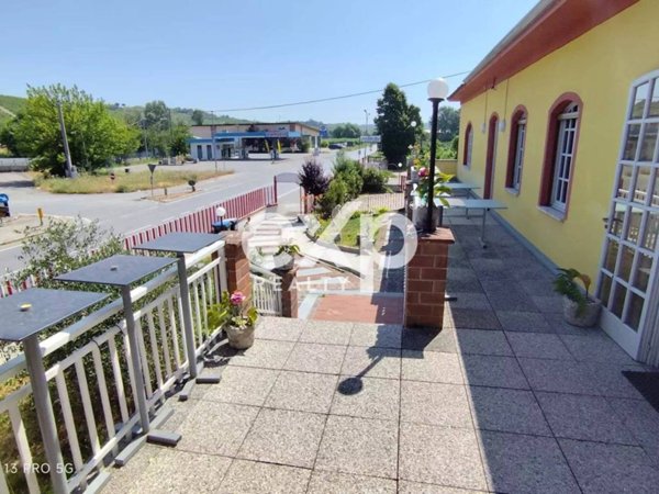 negozio in vendita a Castelnuovo Calcea