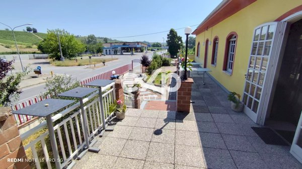 locale commerciale in vendita a Castelnuovo Calcea