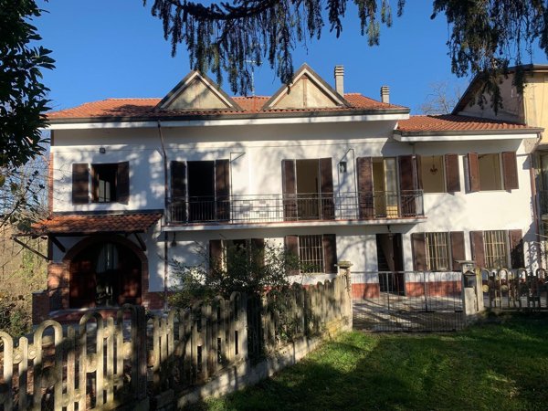 casale in vendita a Castelnuovo Calcea