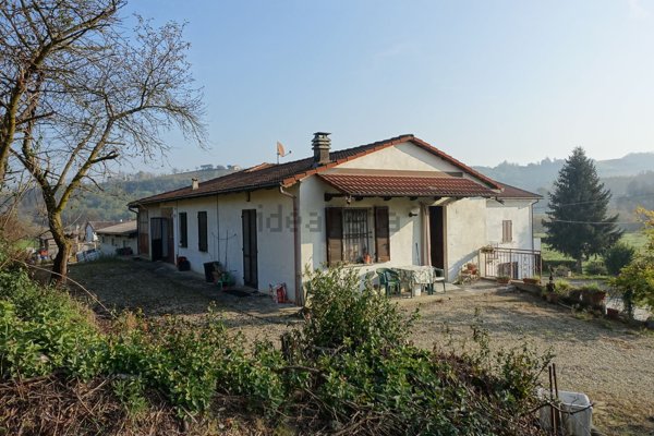 casa indipendente in vendita a Castelnuovo Calcea
