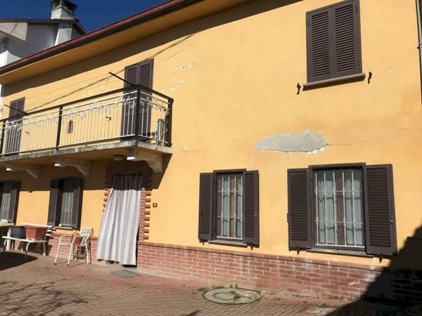 casa indipendente in vendita a Castelnuovo Calcea
