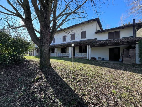 casa indipendente in vendita a Castelnuovo Calcea