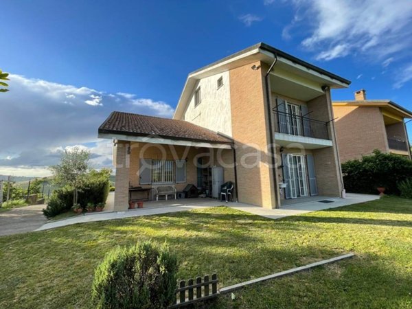 casa indipendente in vendita a Castelnuovo Calcea
